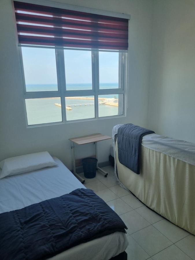 Seaside Haven Homestay Seaview Unit With Pool Opposite Ktcc & Mayang Mall - Pangsapuri Ladang Tanjung Kuala Terengganu Eksteriør billede